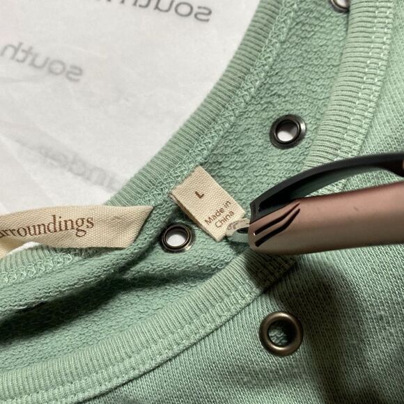 Soft Surroundings Sz L Milano Top Granite Green - Cold Shoulder, Grommets - Picture 14 of 15